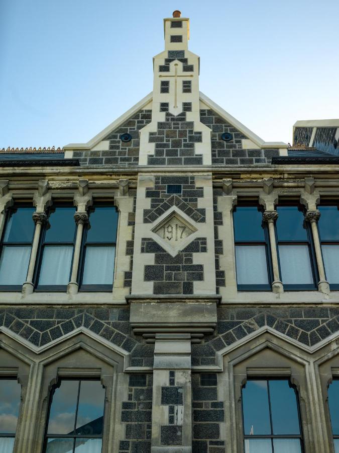 The Observatory Hotel Christchurch Exterior foto The 1917 date stone