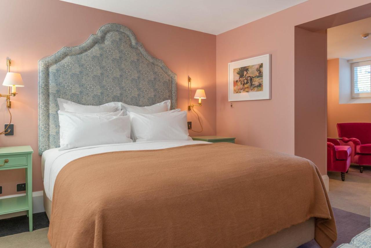 The Observatory Hotel Christchurch Exterior foto A bedroom at the hotel