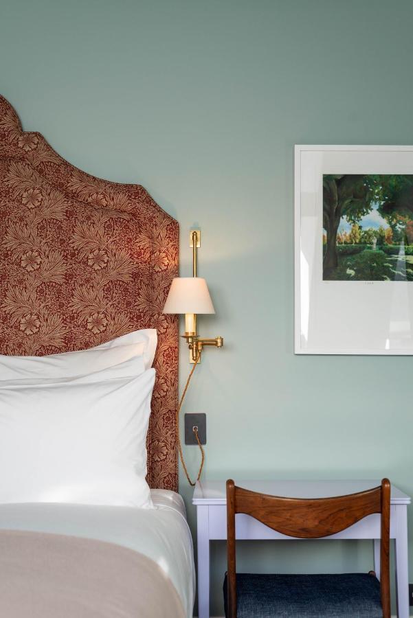 The Observatory Hotel Christchurch Exterior foto A wall light