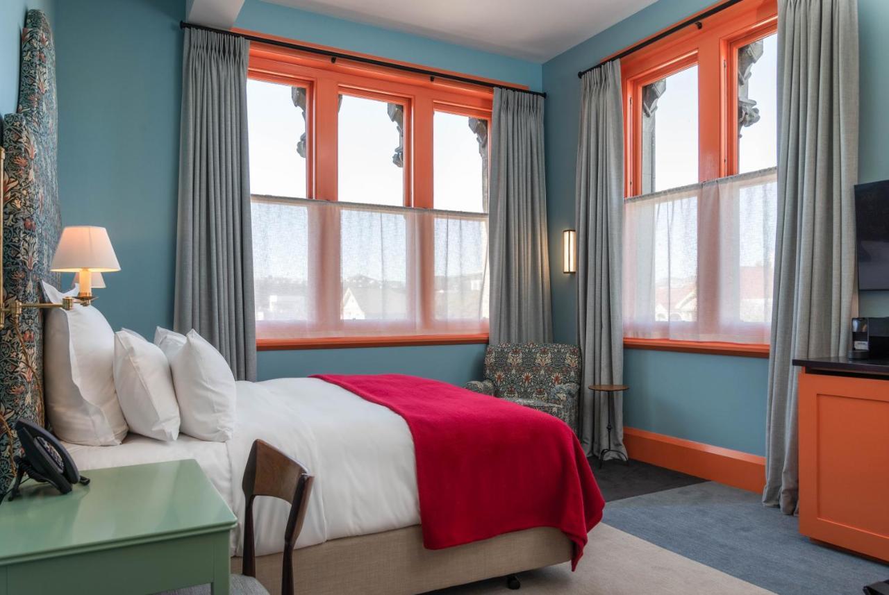 The Observatory Hotel Christchurch Exterior foto A guest room at Hotel Valencia