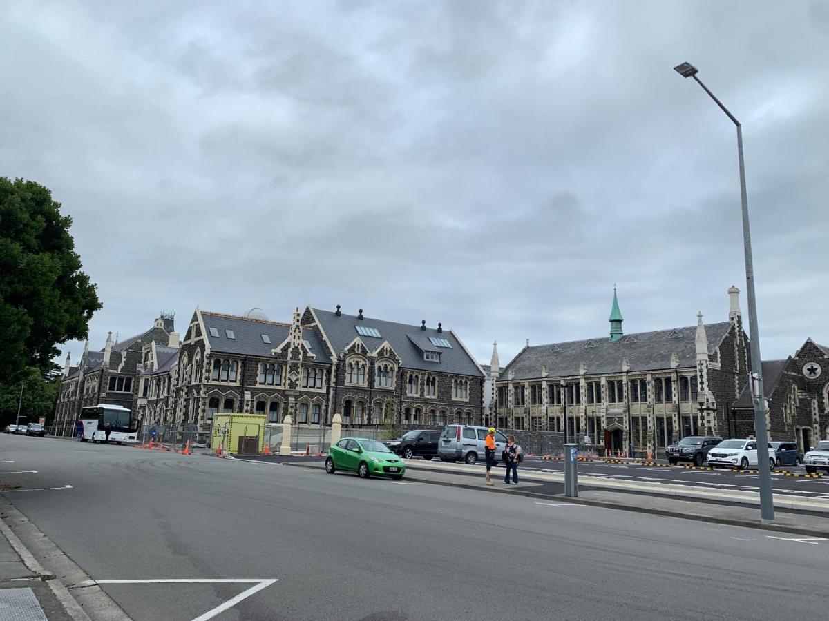 The Observatory Hotel Christchurch Exterior foto The school buildings from the north